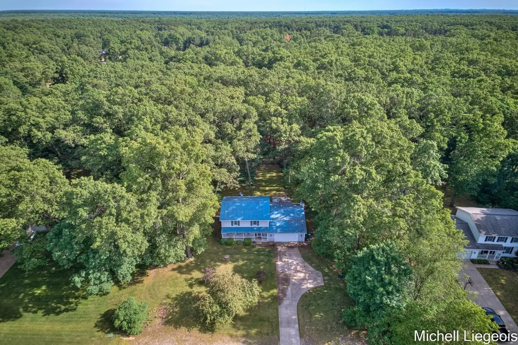 3325 S Riverwood Drive Dalton Township MI 49457