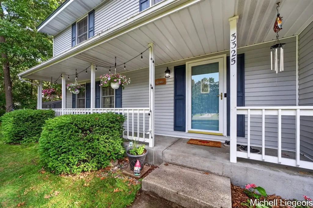 3325 S Riverwood Drive Dalton Township MI 49457