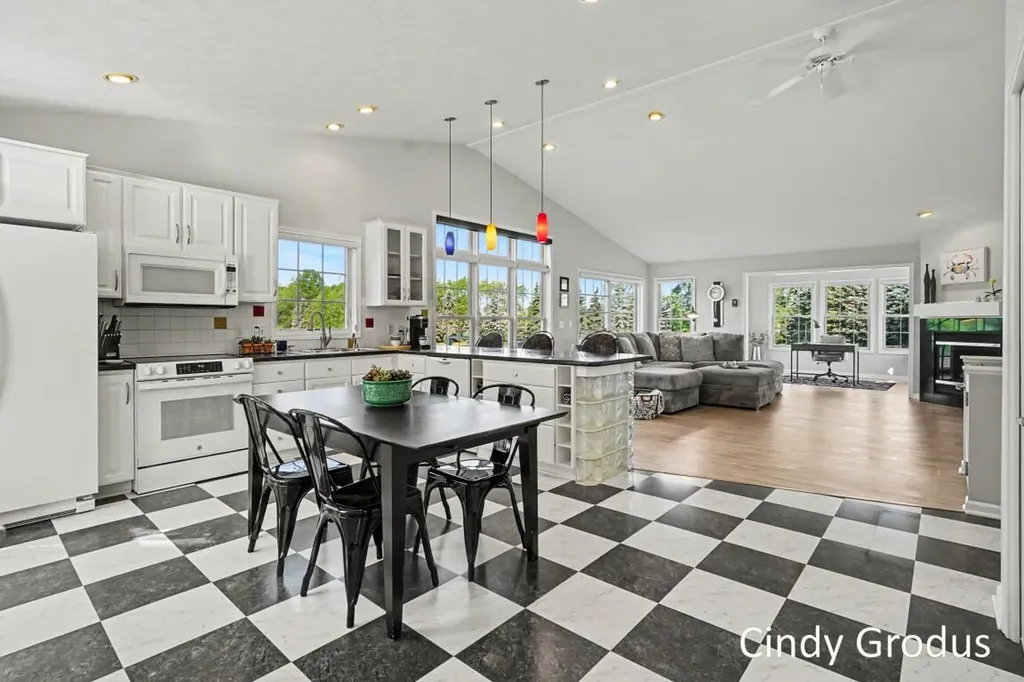 11341 Avocet Court Holland Charter Township MI 49424
