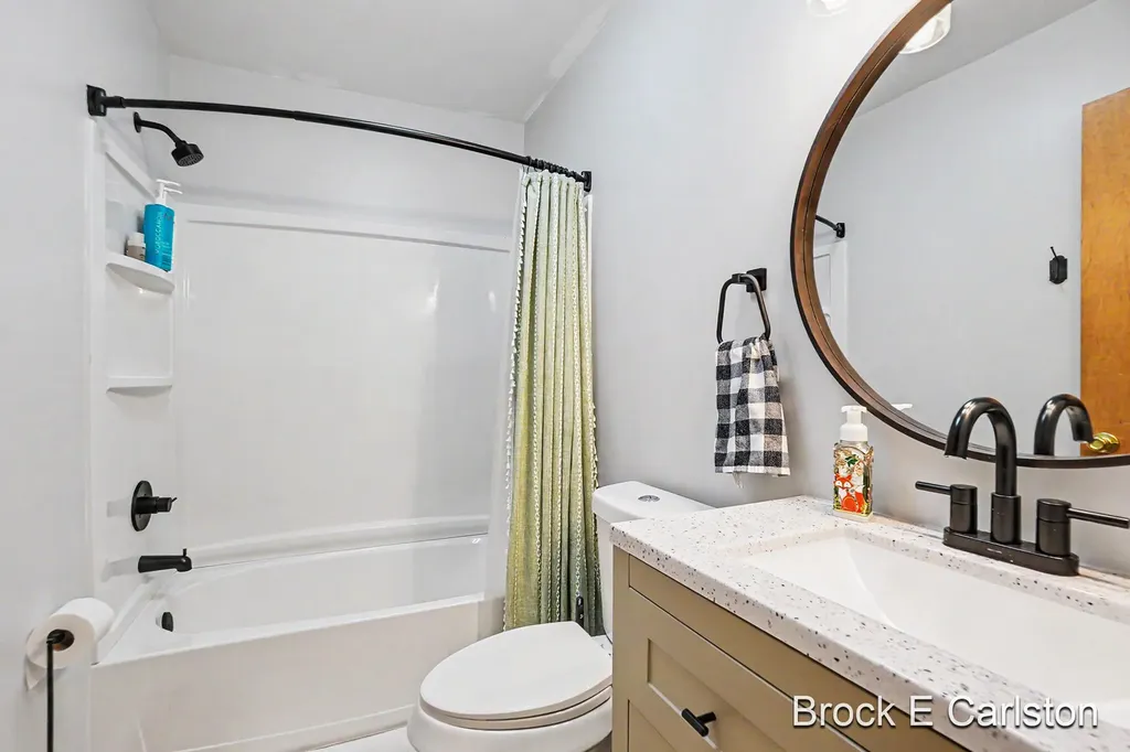 17455 Hoxeyville Road Norman Township MI 49689
