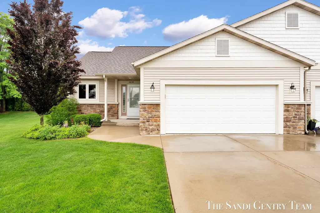 1630 Grevel Court Fruitport Charter Township MI 49444