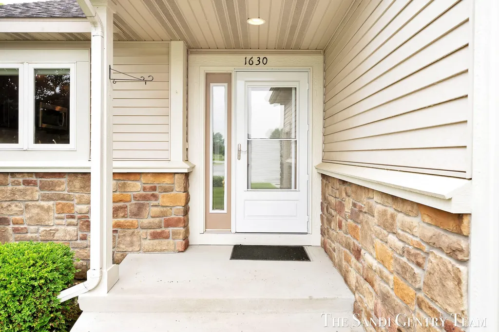1630 Grevel Court Fruitport Charter Township MI 49444