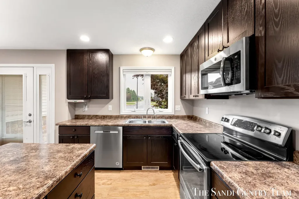 1630 Grevel Court Fruitport Charter Township MI 49444
