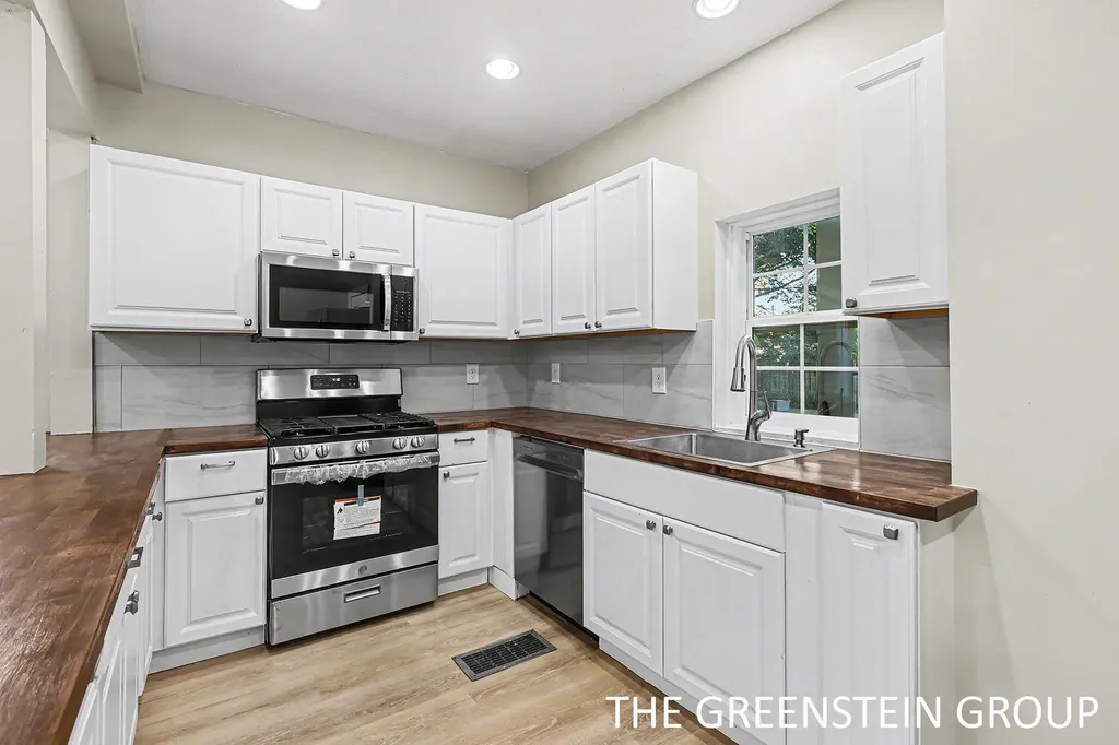 215 W Grove Street Greenville City MI 48838