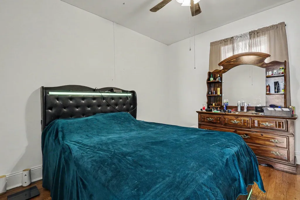 144 E 16th Street Holland City MI 49423