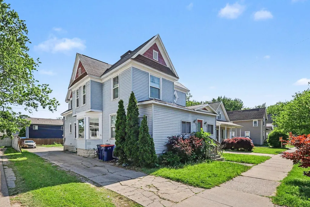 144 E 16th Street Holland City MI 49423
