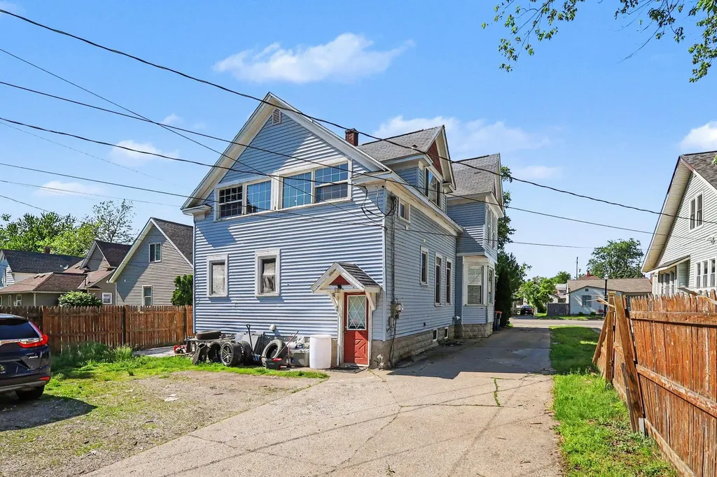 144 E 16th Street Holland City MI 49423