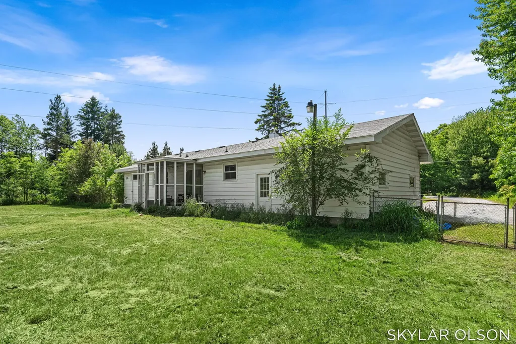 4988 S Brooks Road Fruitport Charter Township MI 49415