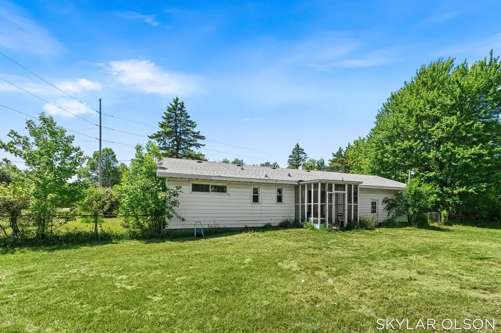 4988 S Brooks Road Fruitport Charter Township MI 49415