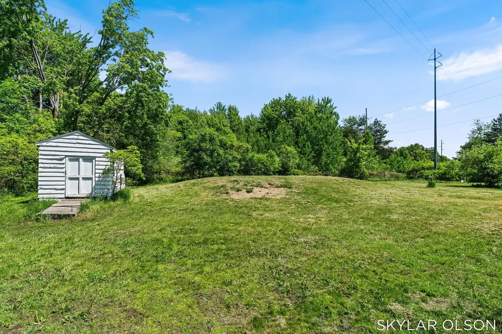 4988 S Brooks Road Fruitport Charter Township MI 49415