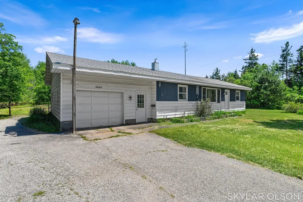 4988 S Brooks Road Fruitport Charter Township MI 49415