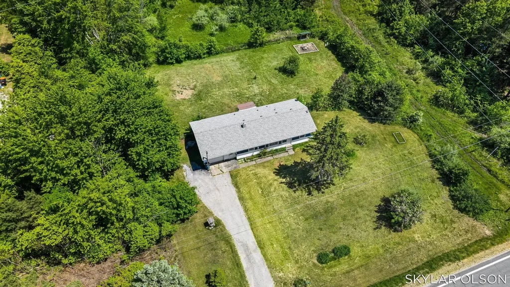 4988 S Brooks Road Fruitport Charter Township MI 49415