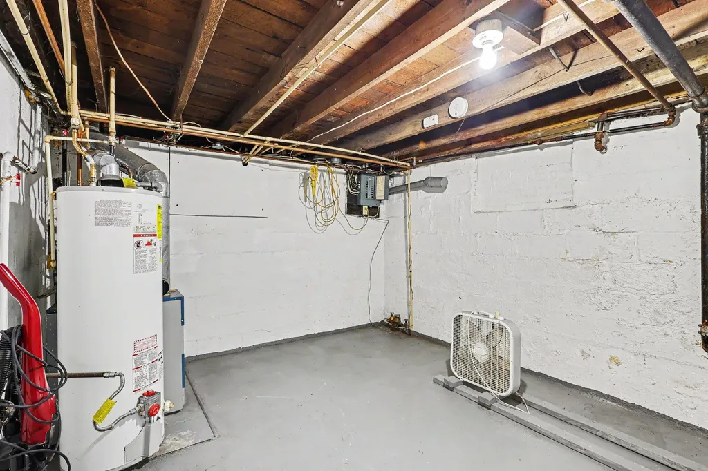 1989 Addison Street Muskegon City MI 49441