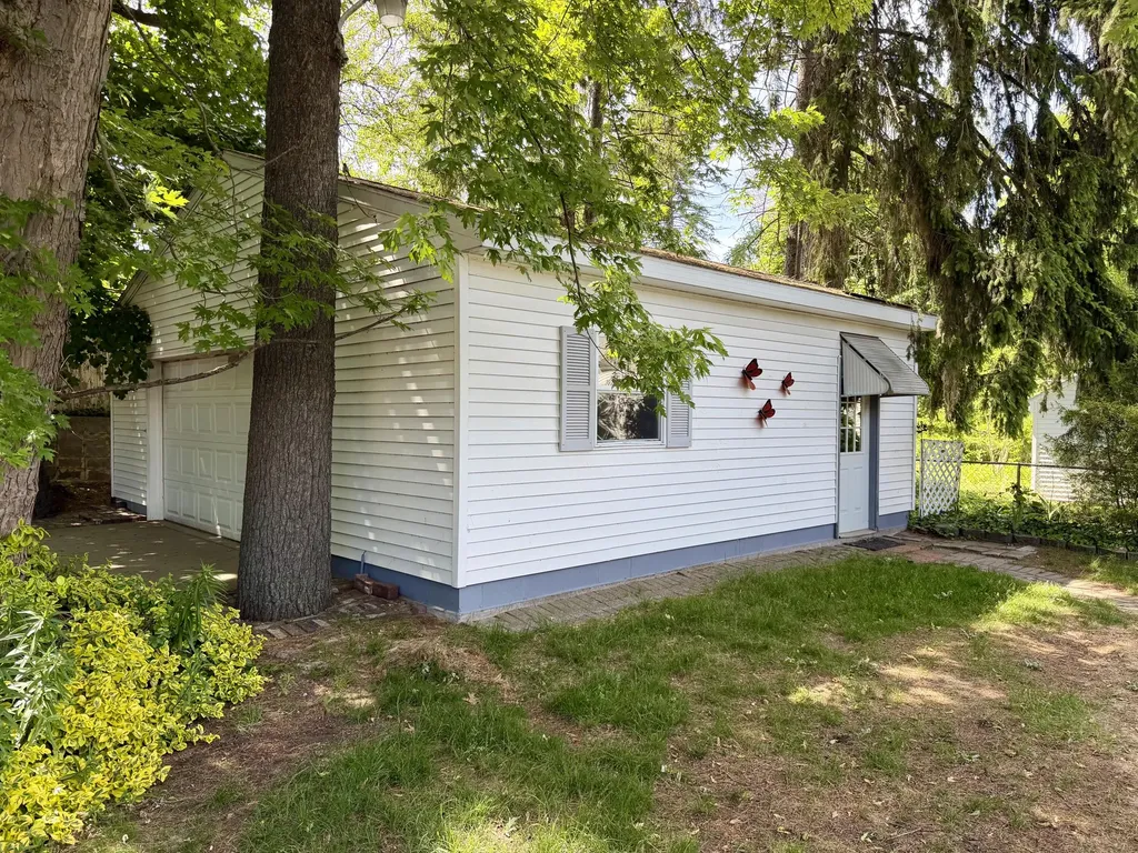1989 Addison Street Muskegon City MI 49441