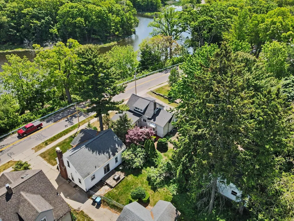 1989 Addison Street Muskegon City MI 49441