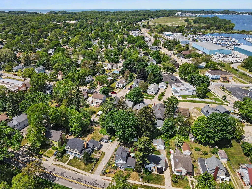 1989 Addison Street Muskegon City MI 49441