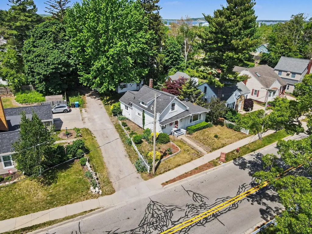 1989 Addison Street Muskegon City MI 49441