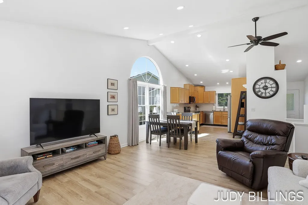 437 Amity Street Unknown City MI 49406