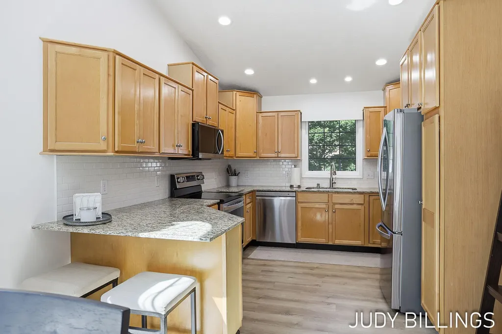 437 Amity Street Unknown City MI 49406