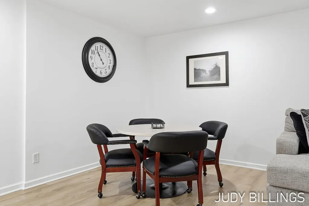 437 Amity Street Unknown City MI 49406