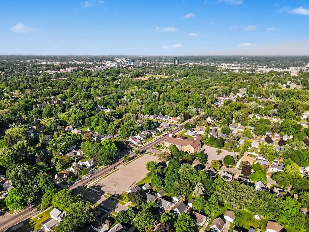 1231 Burke Avenue NE Grand Rapids City MI 49505