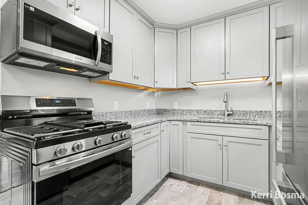 1231 Burke Avenue NE Grand Rapids City MI 49505