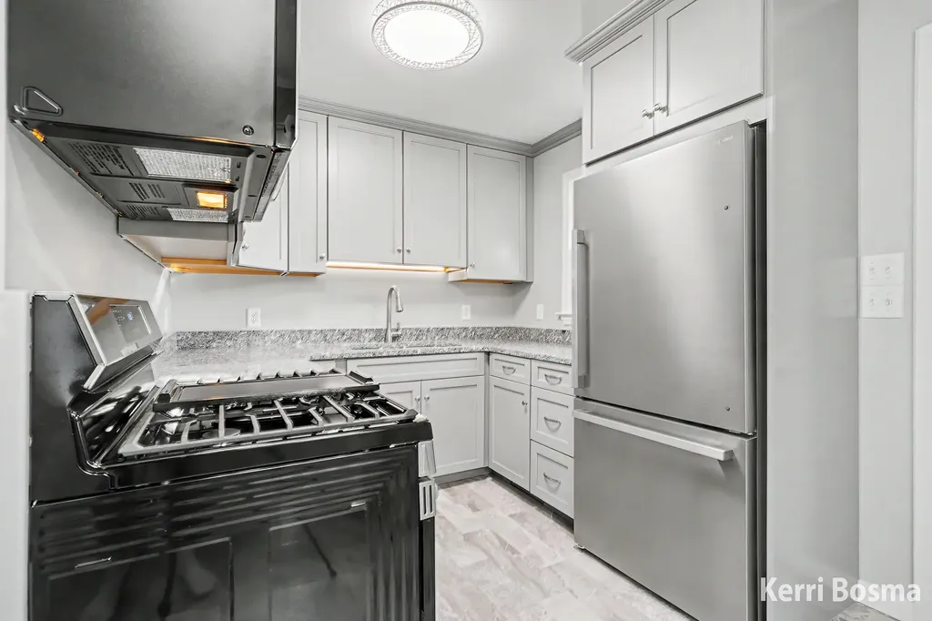 1231 Burke Avenue NE Grand Rapids City MI 49505