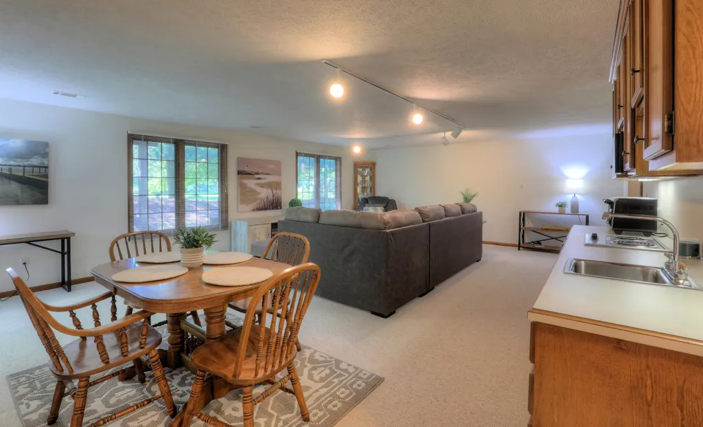 500 W Main Avenue Zeeland City MI 49464