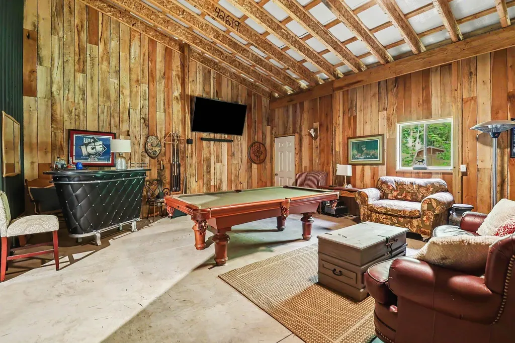 6830 N 120th Avenue Crystal Township MI 49420