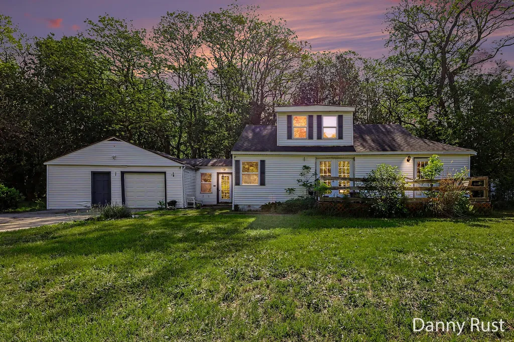 1430 Delz Drive Laketon Township MI 49445