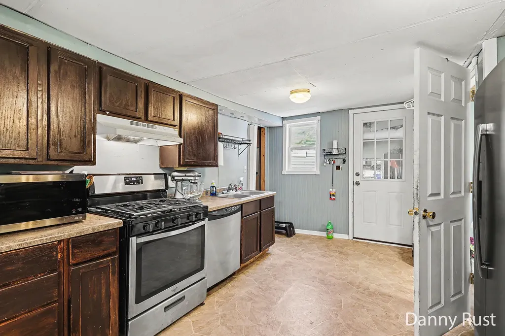 1430 Delz Drive Laketon Township MI 49445
