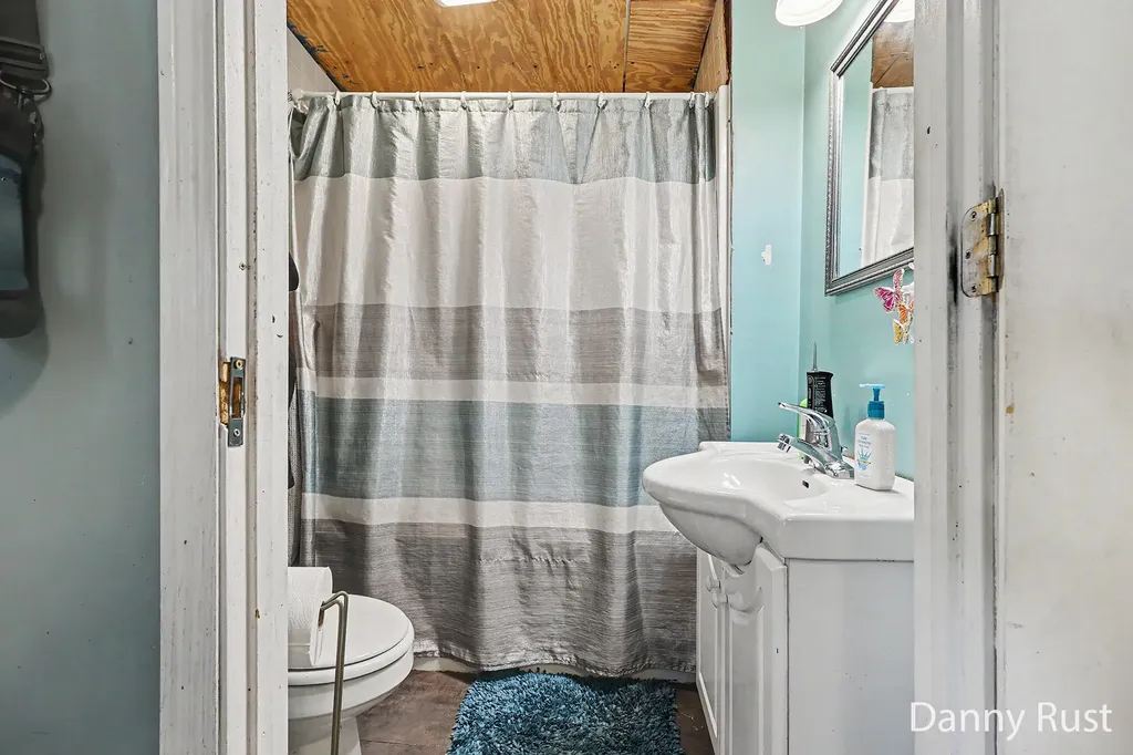 1430 Delz Drive Laketon Township MI 49445