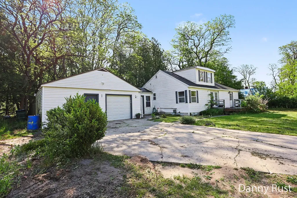 1430 Delz Drive Laketon Township MI 49445