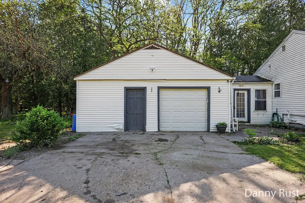 1430 Delz Drive Laketon Township MI 49445