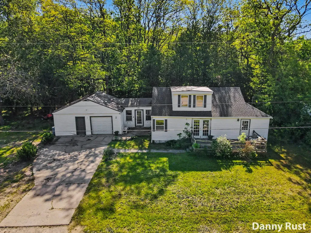 1430 Delz Drive Laketon Township MI 49445