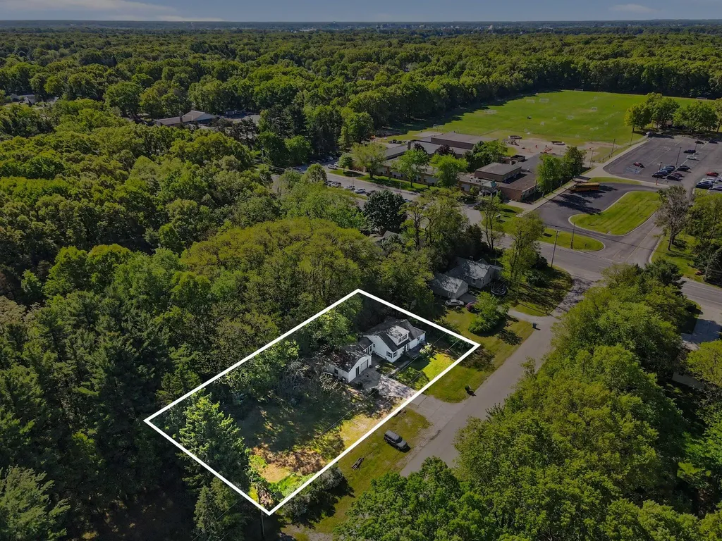 1430 Delz Drive Laketon Township MI 49445