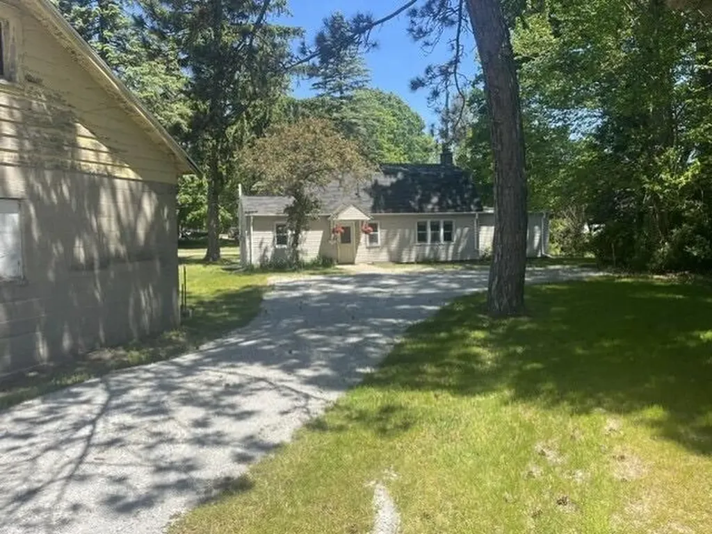 4865 Dowling Street Montague City MI 49437