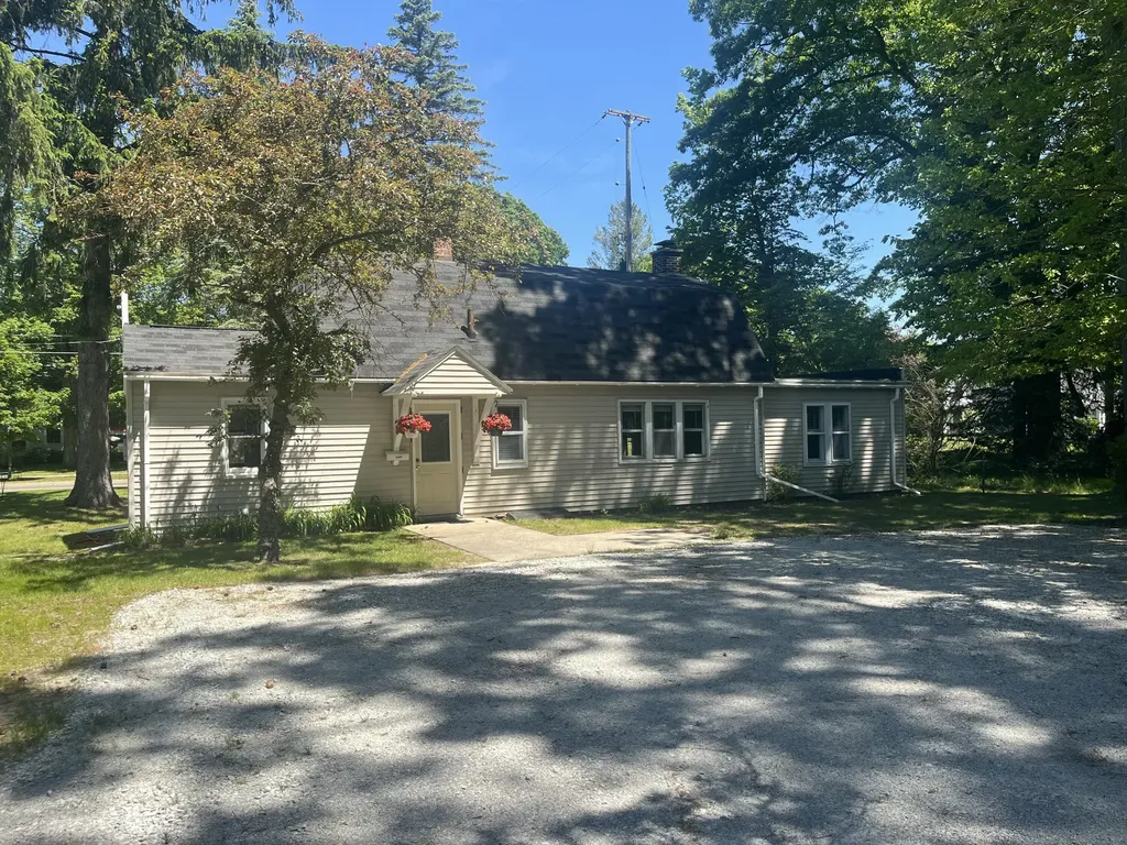 4865 Dowling Street Montague City MI 49437