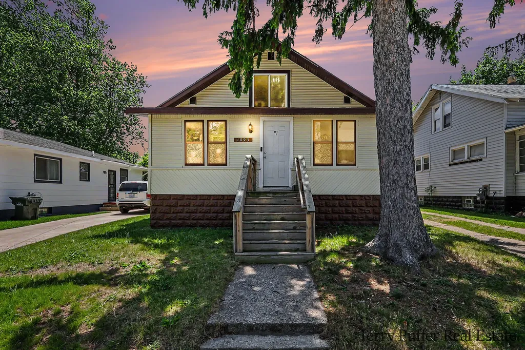 1093 W Southern Avenue Muskegon City MI 49441