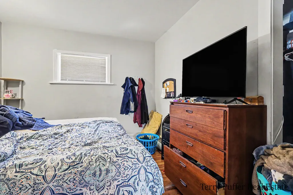 1093 W Southern Avenue Muskegon City MI 49441