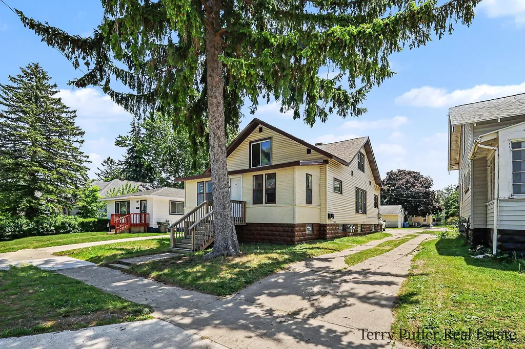 1093 W Southern Avenue Muskegon City MI 49441