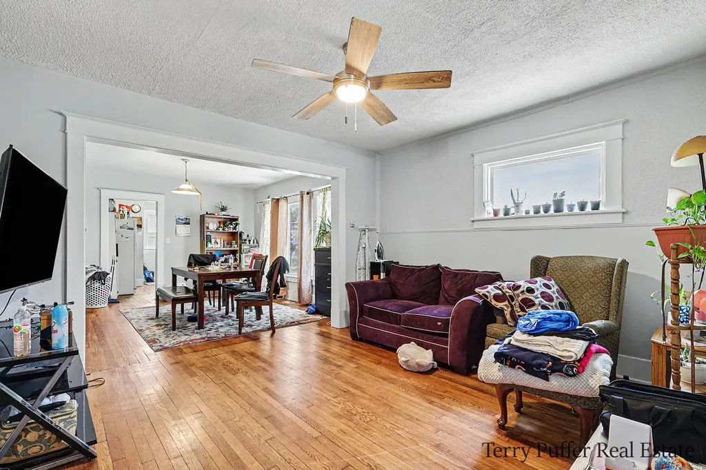 1093 W Southern Avenue Muskegon City MI 49441