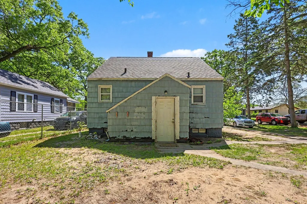 3329 Sanford Street Muskegon Heights City MI 49444