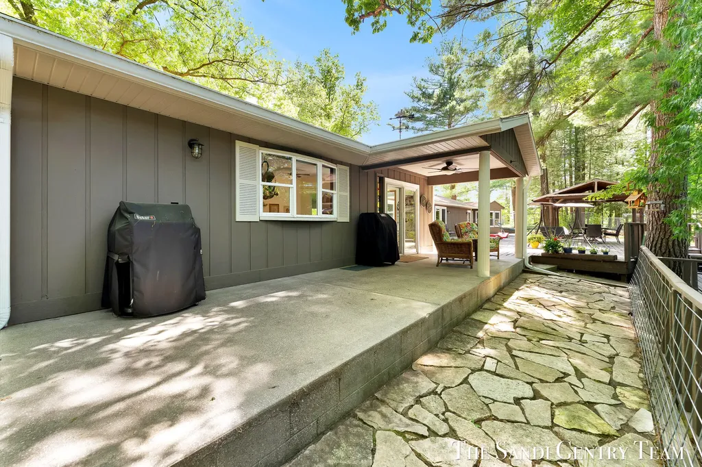 602 Fruitvale Road Blue Lake Township MI 49437