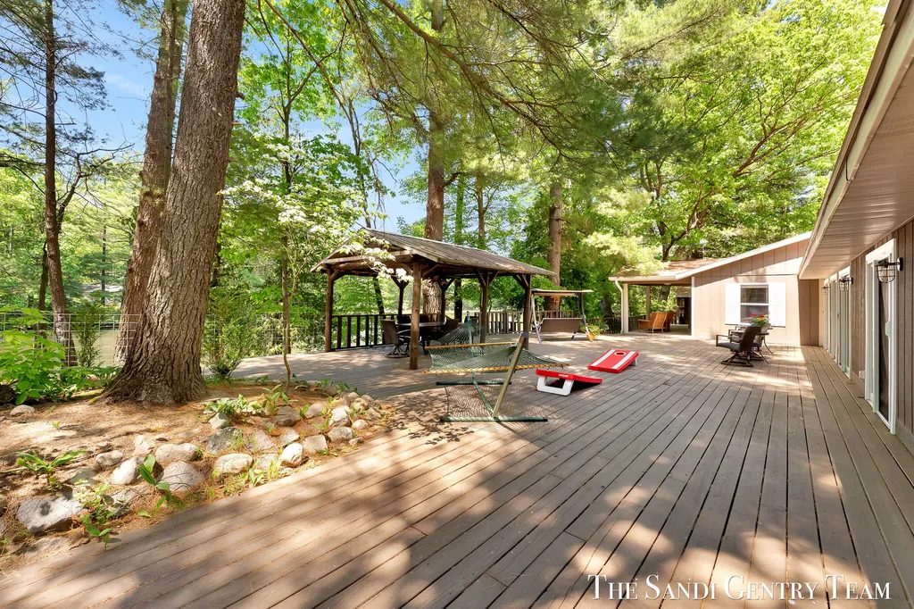 602 Fruitvale Road Blue Lake Township MI 49437