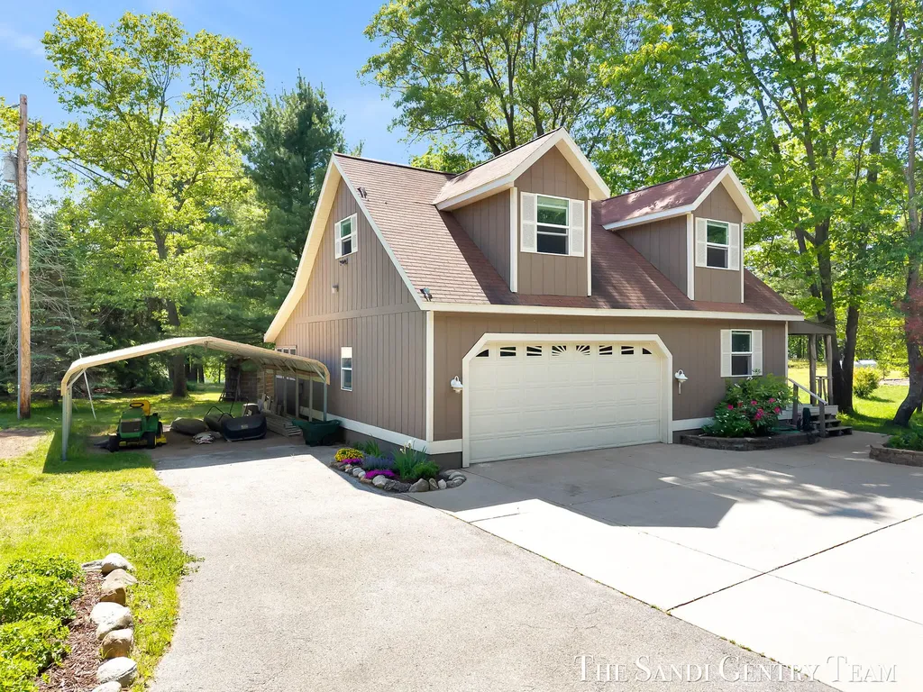 602 Fruitvale Road Blue Lake Township MI 49437