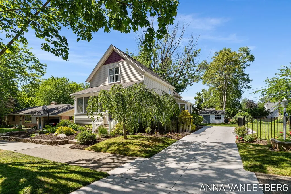 31 W 28th Street Holland City MI 49423