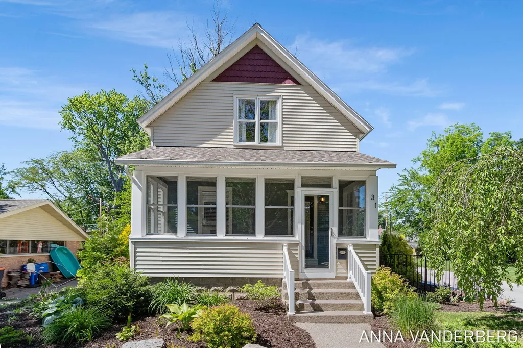 31 W 28th Street Holland City MI 49423