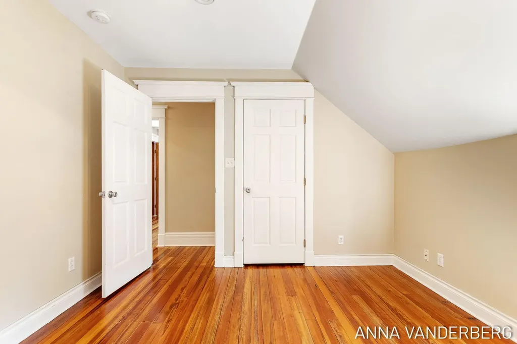 31 W 28th Street Holland City MI 49423