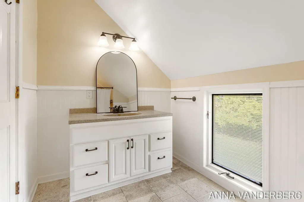 31 W 28th Street Holland City MI 49423